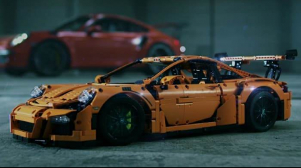 LEGO UROBILO REPLIKU PORSCHE 911 GT3 RS, MÁ VIAC AKO 0,5 M