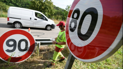 FRANCÚZI SA PRE NEPOKOJE PREDČASNE VRACAJÚ K PÔVODNEJ MAX. POVOLENEJ RÝCHLOSTI 90 KM/H