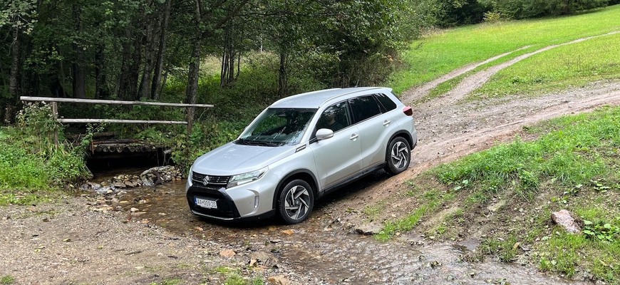 Test Suzuki Vitara mild-hybrid: Ostrieľaná vetrom, dažďom...