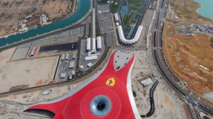 FERRARI WORLD V ABU DHABI