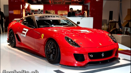 PRVÉ FOTKY FERRARI 599XX