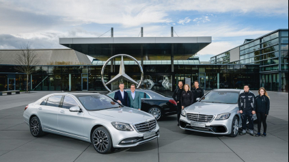 AKTUÁLNY MERCEDES-BENZ TRIEDY S W222 PREKONAL POL MILIÓNA KUSOV