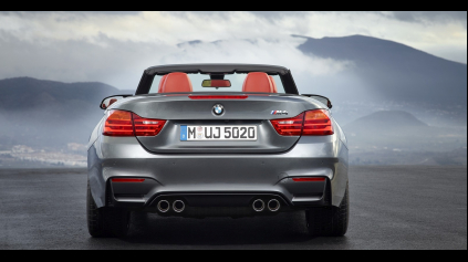 BMW M4 CABRIO PRIBRALO 250 KG, NO STRECHU ZHODÍ ZA 20 SEKÚND