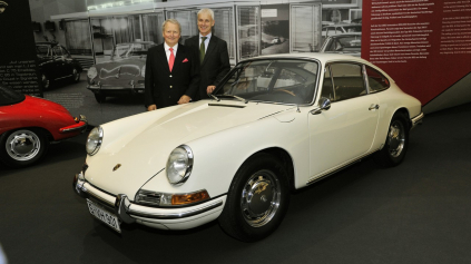 TIP NA VÝLET: MÚZEUM PORSCHE V STUTTGARTE OSLAVUJE 50 ROKOV 911