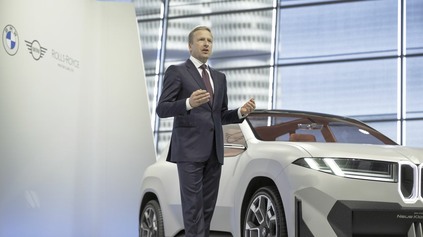 CHCETE ZAKÁZAŤ SPAĽOVACIE MOTORY ZADNÝMI VRÁTKAMI, ODKAZUJE ŠÉF BMW EURÓPSKEJ KOMISII