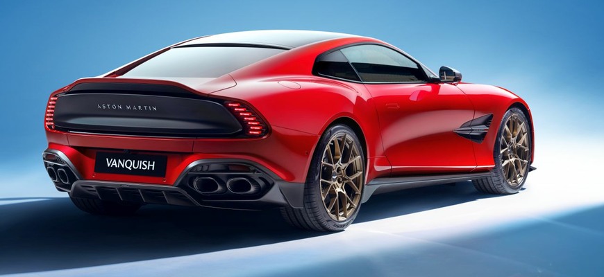 Toto je nový Aston Martin Vanquish a na elektrifikáciu nespolieha. Dostal twin-turbo V12!