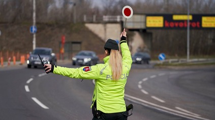 POLICAJTI KONTROLUJÚ VODIČOV UTAJENÝMI ZARIADENIAMI. RADARY TO NIE SÚ, ICH POČET NECHCÚ POVEDAŤ