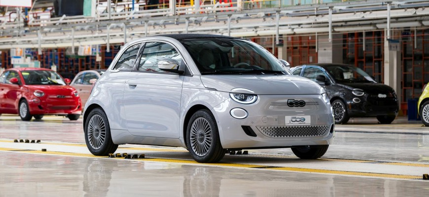 Nová 500 Ibrida: šéf Fiatu oficiálne potvrdil hybridnú verziu pôvodne elektrickej päťstovky