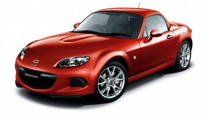 FACELIFTOVANÁ MAZDA MX-5 S POHYBLIVOU KAPOTOU