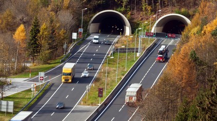 ZACHRÁNI SLOVENSKÉ DIAĽNICE NOVÝ STROJ? MÁ TO JEDEN ZÁDRHEĽ, OVPLYVNÍ NAJDLHŠÍ TUNEL NA D4