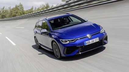 VOLKSWAGEN GOLF R VARIANT JE TU. VÄČŠÍ PRIESTOR, 320 KONÍ A DRIFT MÓD