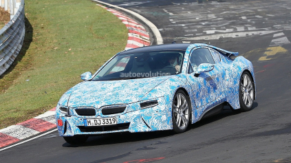 BMW I8 - AUTOMOBILKA ODHALILA, ČO BUDE POD KAPOTOU