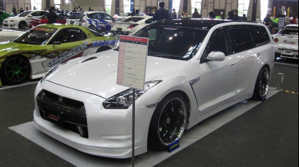 NISSAN GT-R WAGON