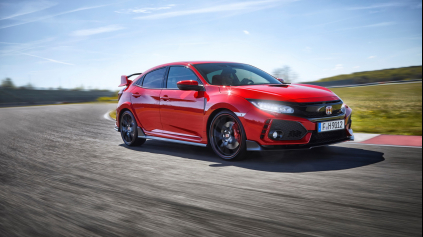 HONDA CIVIC TYPE-R VO VEĽKEJ GALÉRII