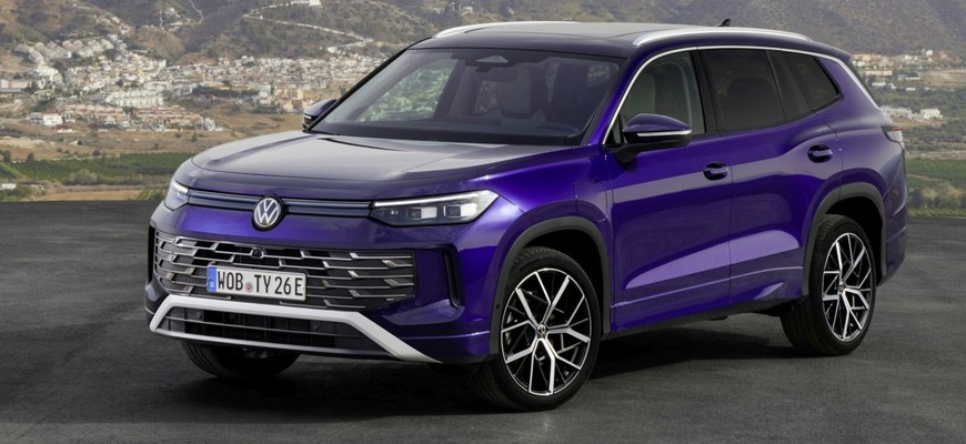 Nový Volkswagen Tayron už nechce byť len natiahnutý Tiguan. K väčším rozmerom pridáva originalitu