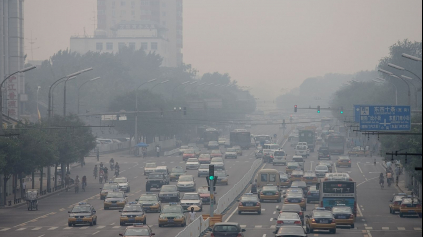 V PEKINGU NARÁSTLO OBMEDZENIE DOPRAVY AŽ NA POLOVICU! MÔŽE ZA TO SMOG