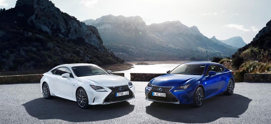 Lexus RC oslavuje desiate výročie uvedenia na trh: Od hybridného kupé po pretekárske úspechy