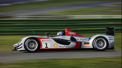 AUDI R15 TDI LE MANS