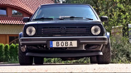 NEOBYČAJNÝ VW GOLF GTI MK2 VS. TÍ DRUHÍ