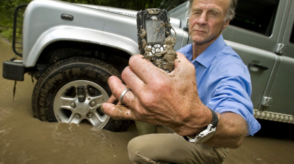 LAND ROVER PREDSTAVUJE EXTRÉMNY MOBIL