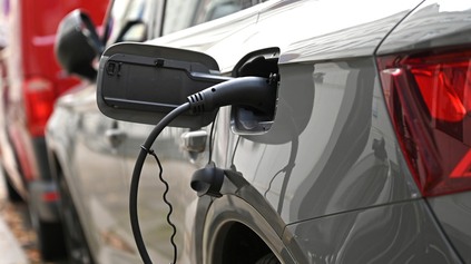 PROBLÉM S ELEKTROMOBILMI SA ZHORŠUJE, NEMECKO ČELÍ VÁŽNEJ SITUÁCII A NEVIE JU VYRIEŠIŤ