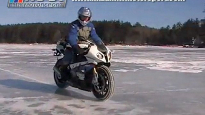 BMW S1000RR ON ICE