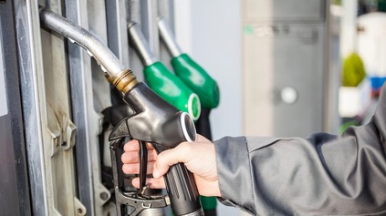 PRUDKÉ ZDRAŽENIE PALÍV O 40 CENTOV ZA LITER?! HROZÍ NOVÁ VLNA VYSOKEJ INFLÁCIE, VARUJE ODBORNÍČKA