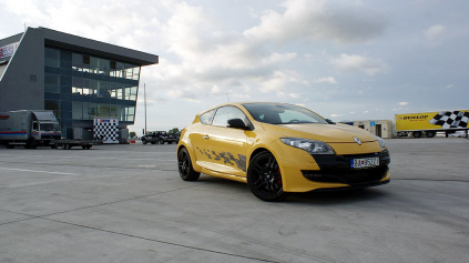 VIDEO: RENAULT MEGANE RS A SLOVAKIA RING