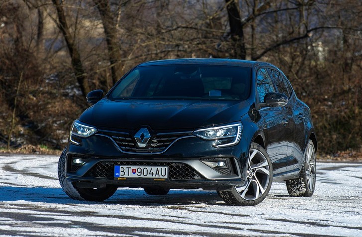 TESTUJEME RENAULT MEGANE TCE 160 EDC R.S. LINE. ČO VÁS ZAUJÍMA?