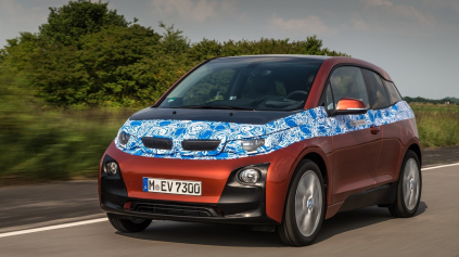 BMW ODHALILO DETAILY I3. PRE VODIČOV MÁ PRIPRAVENÉ NÁHRADNÉ AUTÁ