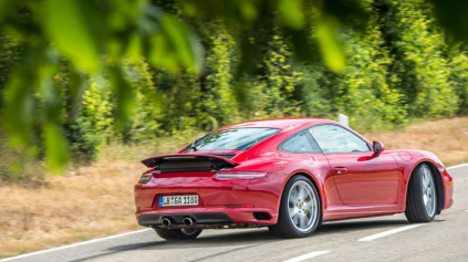 PORSCHE 911 R BUDE S MANUÁLOM A ATMOSFÉRICKÝM MOTOROM