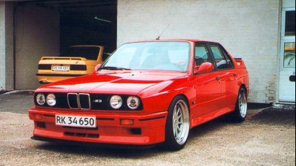 BMW E30 M3 SEDAN