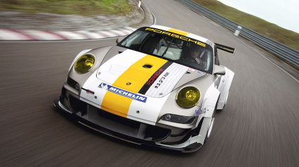 PORSCHE 911 GT3 RSR