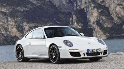 PARIS MOTOR SHOW: PORSCHE 911 CARRERA GTS