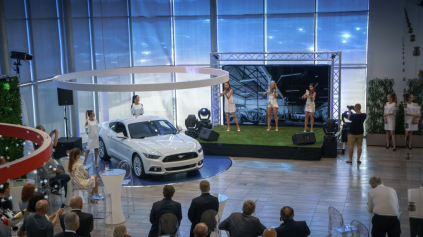 FORD OSLAVUJE 15 ROKOV NA SLOVENSKU NOVÝM FORDSTORE