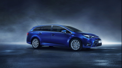 TOYOTA AVENSIS SI PREŠLA ĎALŠOU MODERNIZÁCIOU. DOSŤ ZÁSADNE A S TURBOMOTORMI OD BMW