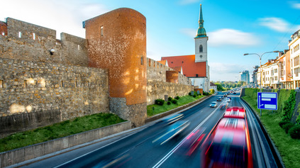 PREKVAPENIE! SÚ KOŠIČANIA VIAC ČASU V ZÁPCHACH AKO BRATISLAVČANIA? VIEDEŇ ČI BUDAPESŤ POHORELI!