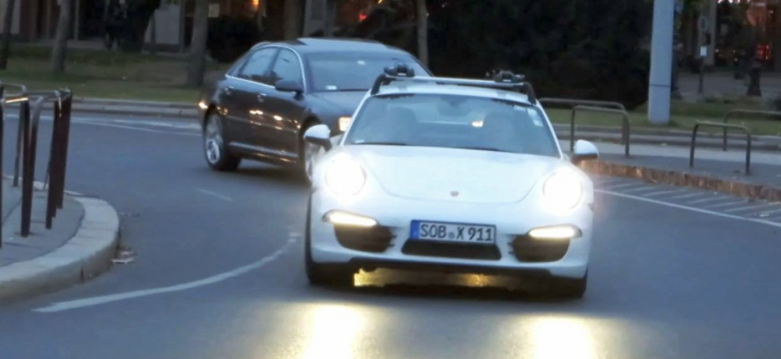 Porsche 911 so strešným nosičom? Ozaj najpraktickejší športiak...