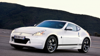 NISSAN 370Z ROK 2011