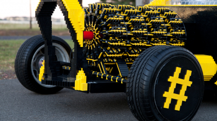 NEUVERITEĽNÝ LEGO HOTROD, KTORÝ JAZDÍ NA VZDUCH!