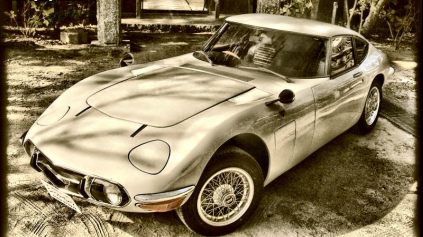 TOYOTA 2000GT BY ROAD STAR GARAGE