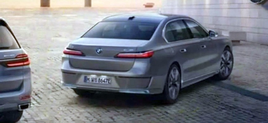 Budú pre vás zadné partie novej limuzíny BMW i7 v porovnaní s predkom prijateľnejšie?