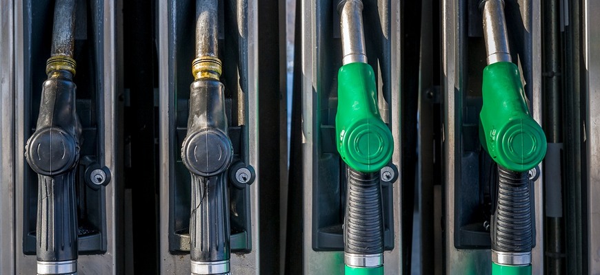 Lacné tankovanie v zahraničí: Lákajú hlavne 2 krajiny, kde sa pohonné hmoty oplatia