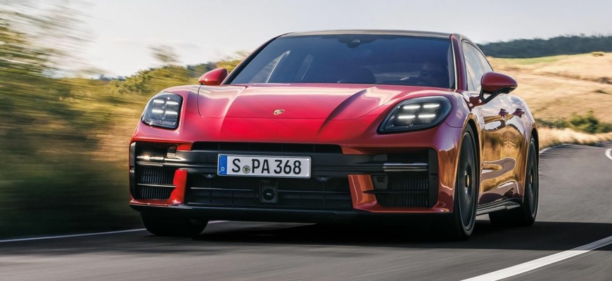 Porsche šponuje výkony Panamery. Novému hybridu Turbo S i GTS nadeľuje osemvalcové motory