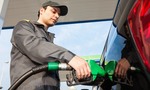 Nečakaná zmena na čerpacích staniciach: Prečo pohli pumpári cenovkami?