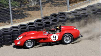 SKVOSTNÉ A VZÁCNE FERRARI 250 TR HAVAROVALO NA OKRUHU LAGUNA SECA