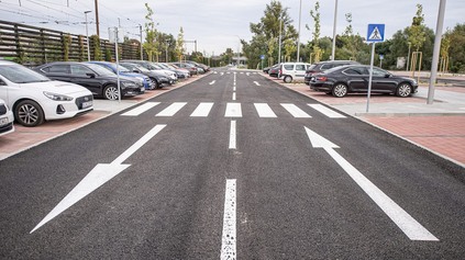 PETRŽALKA UPRAVÍ PRAVIDLÁ PARKOVANIA: ZAPLAVIA JU CUDZÍ MOTORISTI? TÝKA SA TO LEN VYBRANÝCH DNÍ