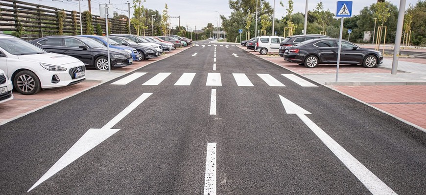 Petržalka upraví pravidlá parkovania: Zaplavia ju cudzí motoristi? Týka sa to len vybraných dní