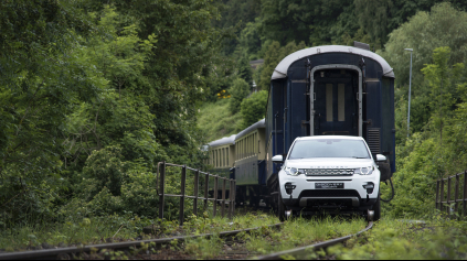 LAND ROVER DISCOVERY SPORT ŤAHÁ AKO LOKOMOTÍVA. DOSLOVA!