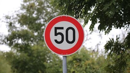 MAXIMÁLNA RÝCHLOSŤ NA DIAĽNICI ZNÍŽENÁ NA 50 KM/H? ZMENA NA JEDNEJ Z NAJVYŤAŽENEJŠÍCH CIEST EURÓPY